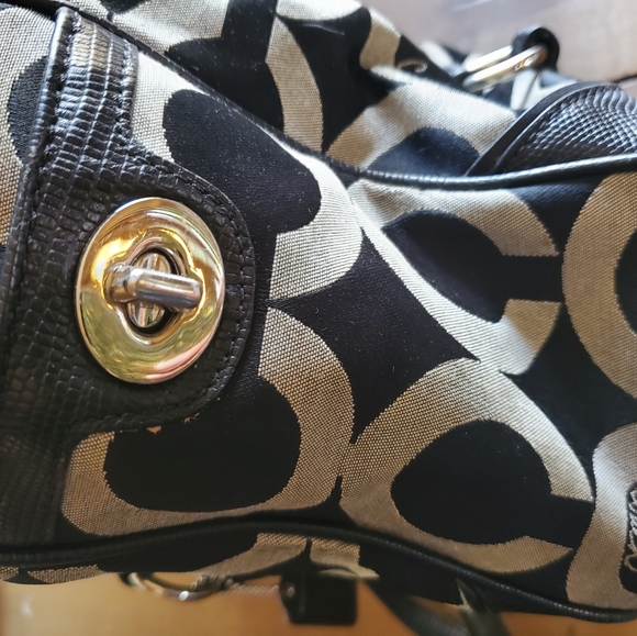 Authentic Coach Satchel - Picture 5 of 7